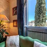 Charming Hideaway In Old Town Apartment Florence