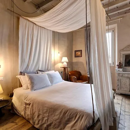 Charming Hideaway In Old Town Apartment *