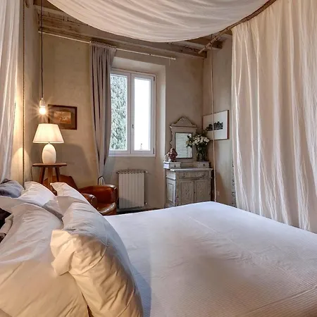 Charming Hideaway In Old Town Apartment *
