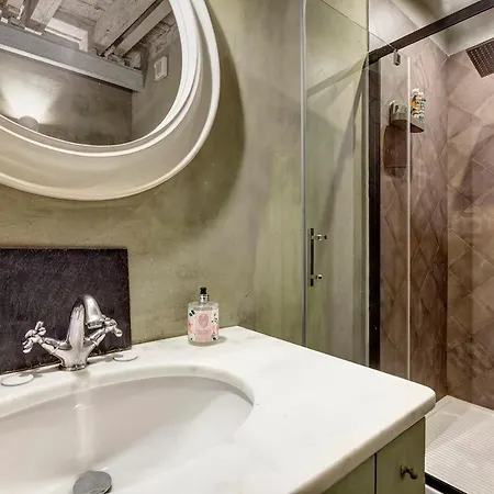 Charming Hideaway In Old Town