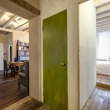 Charming Hideaway In Old Town *