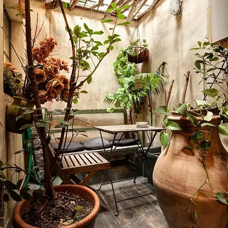 Charming Hideaway In Old Town 公寓