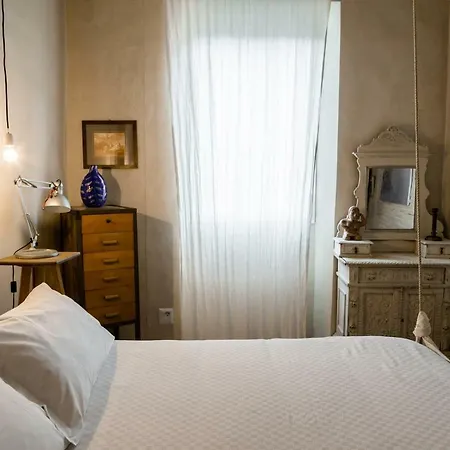 Charming Hideaway In Old Town *