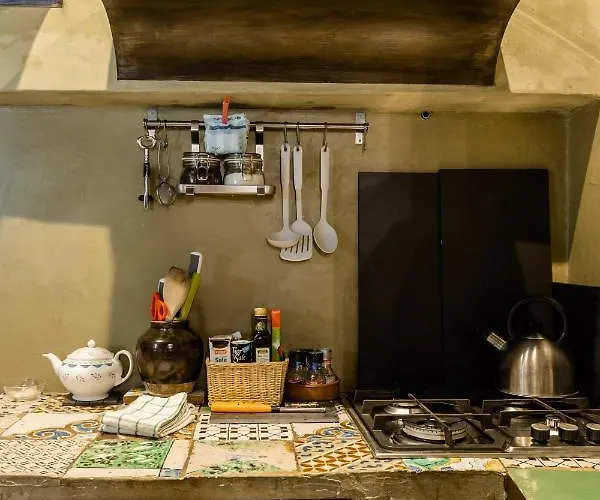 Charming Hideaway In Old Town Apartament