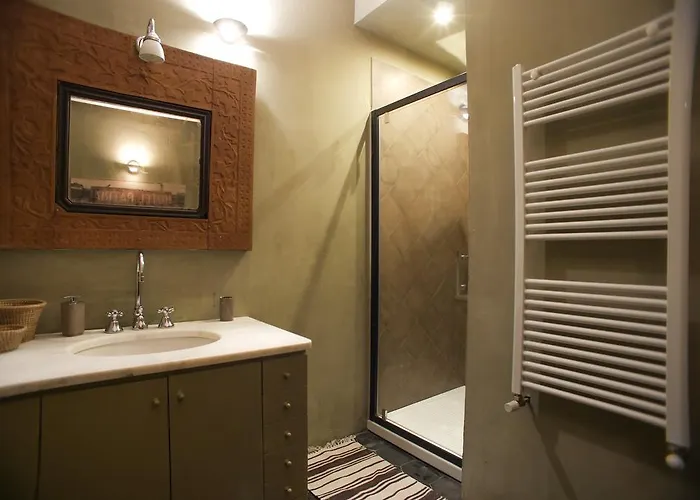 Charming Hideaway In Old Town